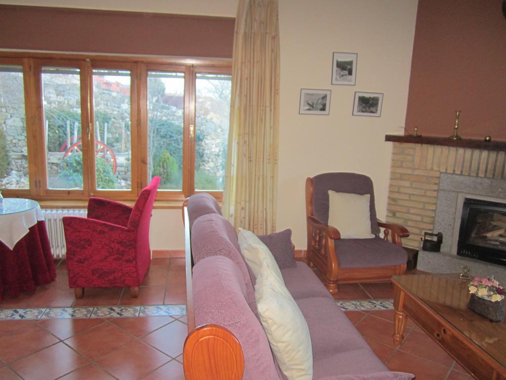 Villa La Ladera Hoyos del Espino Esterno foto
