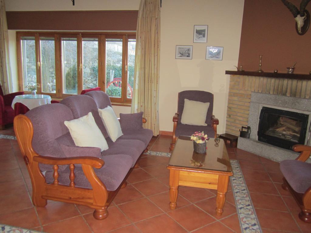Villa La Ladera Hoyos del Espino Esterno foto