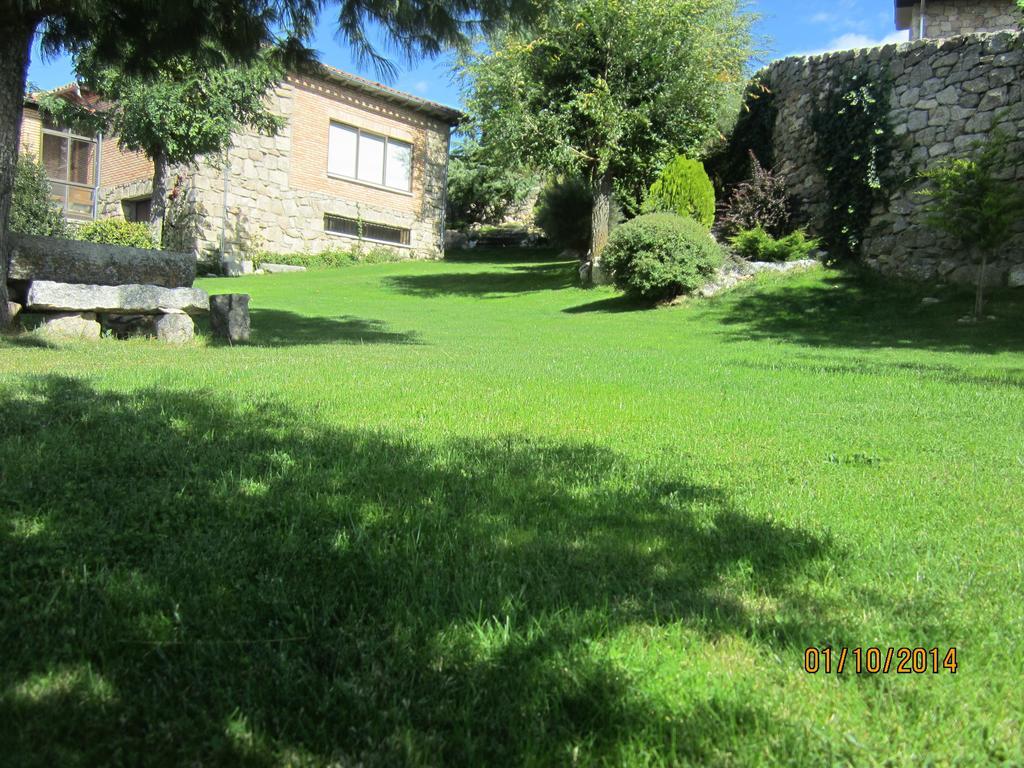 Villa La Ladera Hoyos del Espino Esterno foto