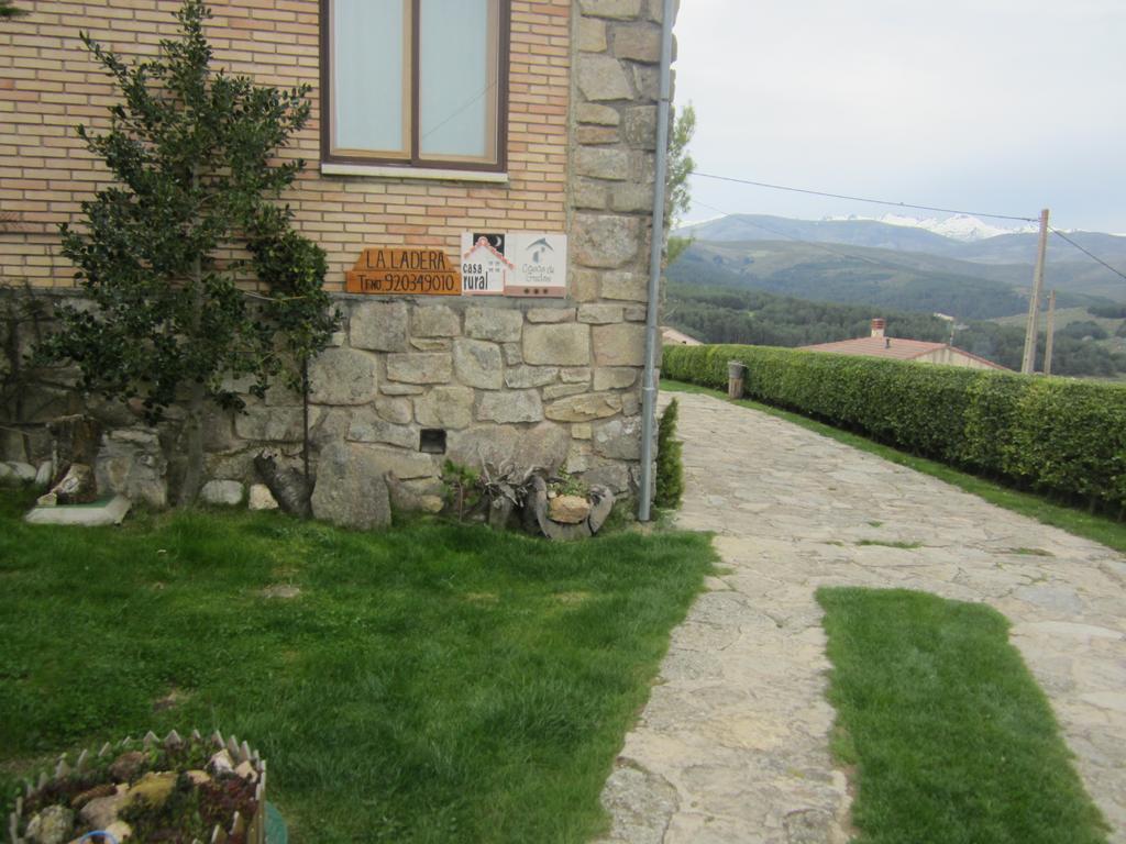 Villa La Ladera Hoyos del Espino Esterno foto