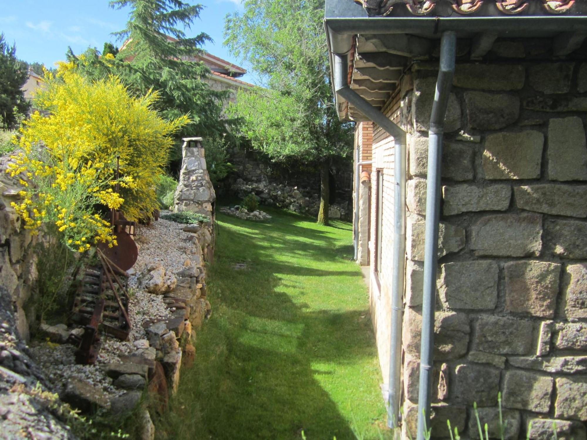 Villa La Ladera Hoyos del Espino Esterno foto