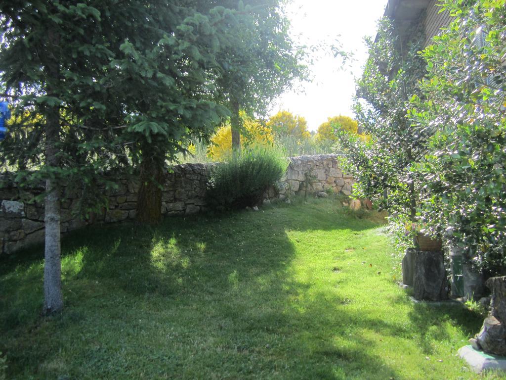 Villa La Ladera Hoyos del Espino Esterno foto